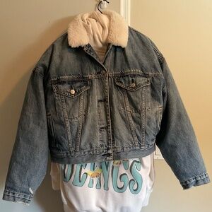 American Eagle Womens Denim jacket faux Sherpa collar and lined size XL